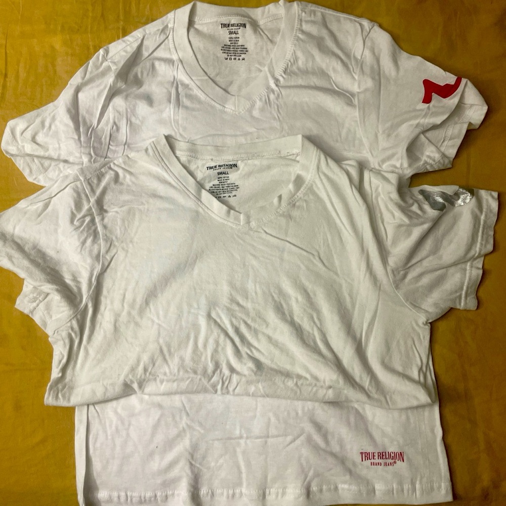 True religion T-shirts bundle (2)